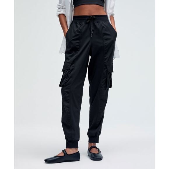 Lululemon Dance Studio Relaxed-Fit Mid-Rise Cargo Jogger Size Small - Picture 1 of 6